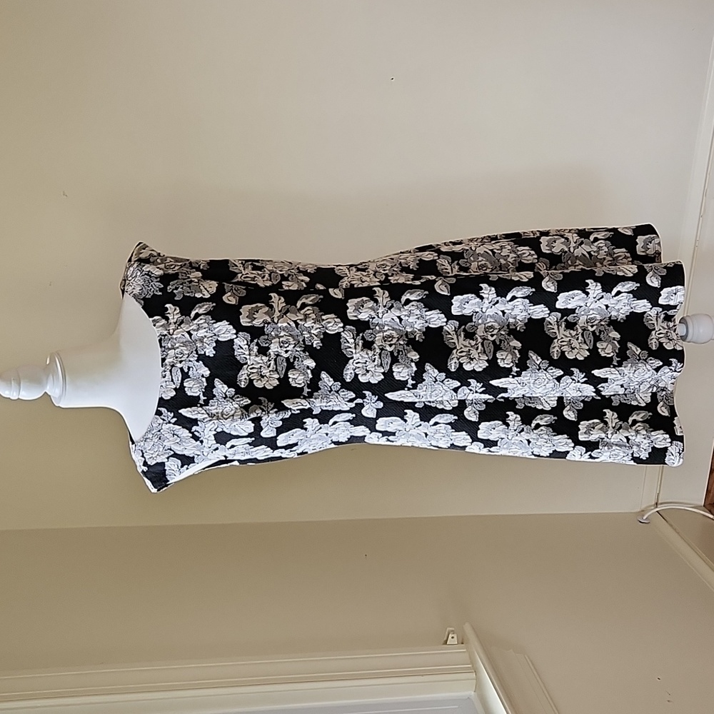 Warm dress black and white size 14